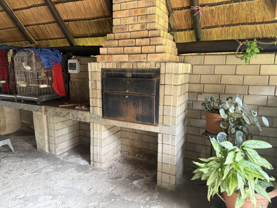 To Let 3 Bedroom Property for Rent in Oos Einde North West